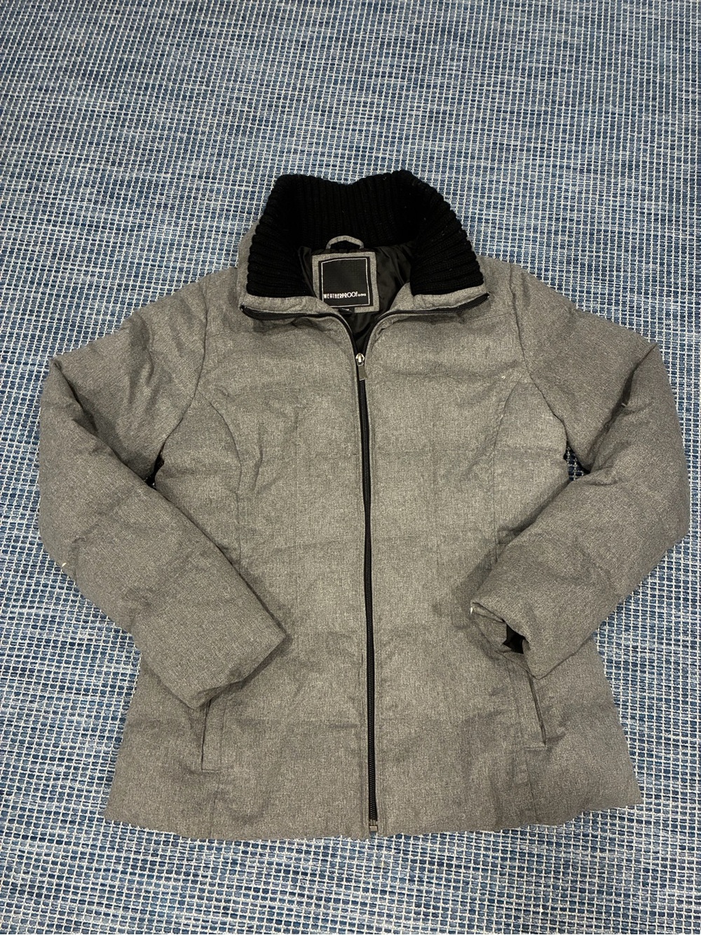 Weatherproof Grey Puff Jacket with Black Ribbed Collar